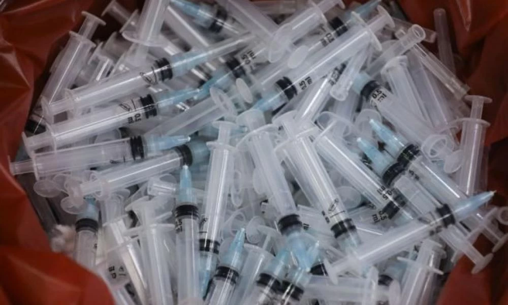 Γερμανία: Νοσηλεύτρια εμβολίασε χιλιάδες πολίτες με… φυσιολογικό ορό